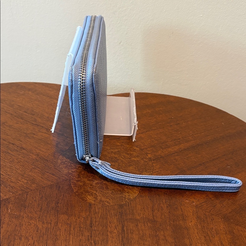 Adrienne Vittadini Periwinkle Zip Wallet  pebbled leather / vegan trim& interior - Picture 3 of 13